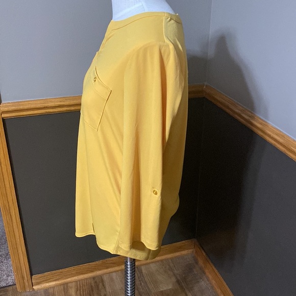 Ellen Tracy gold v neck 3/4 sleeve blouse size medium - Picture 3 of 9